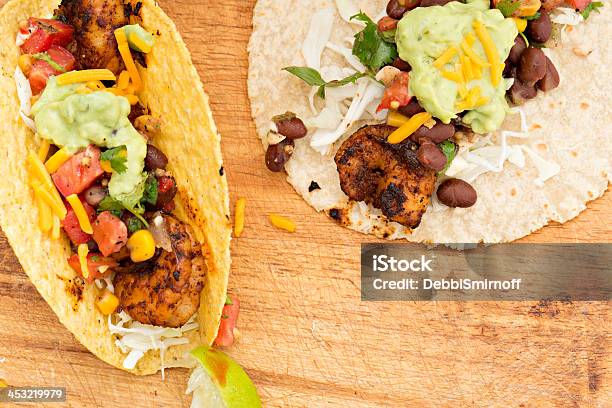 Camarão Tacos - Fotografias de stock e mais imagens de Abacate - Abacate, Almoço, Amarelo