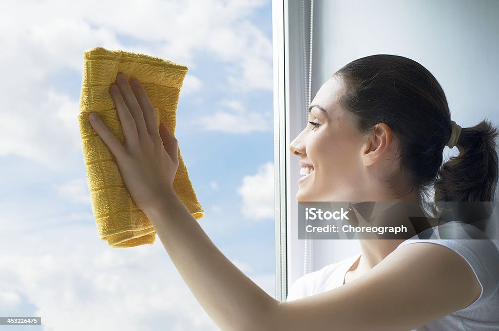 Lavando as janelas - Foto de stock de Adulto royalty-free