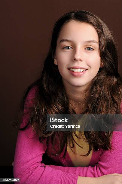 Retrato De Uma Jovem Fêmea - Fotografias de stock e mais imagens de Adolescente - Adolescente, Beleza, Cabelo Comprido