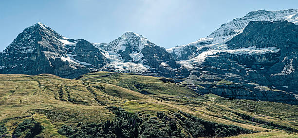 las montañas: eiger, mönch y jungfrau-i - monch fotografías e imágenes de stock