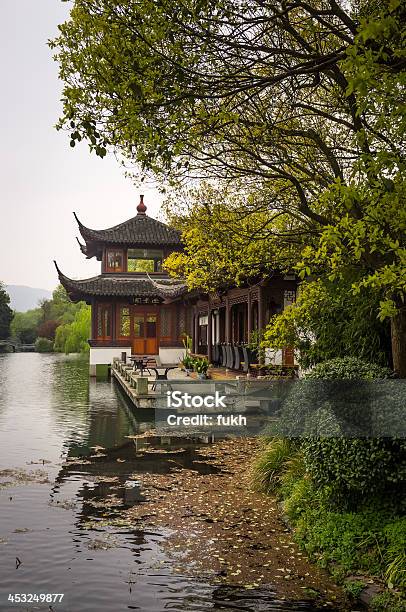 Foto de Chinês Park No Lago Oeste De Hangzhou e mais fotos de stock de Arbusto - Arbusto, Arquitetura, Botânica - Assunto