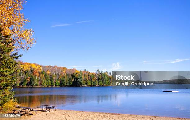 Ruhigen See Lake Stockfoto und mehr Bilder von Blau - Blau, Fotografie, Herbst