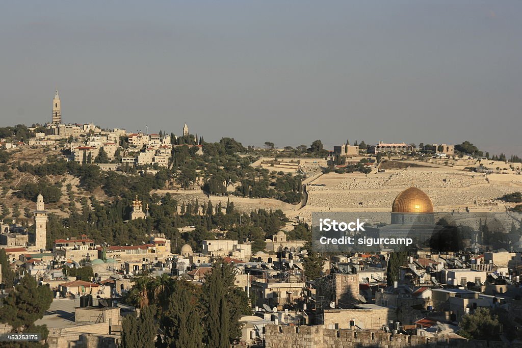 Cupola della Roccia a Gerusalemme antica città. - Foto stock royalty-free di Architettura