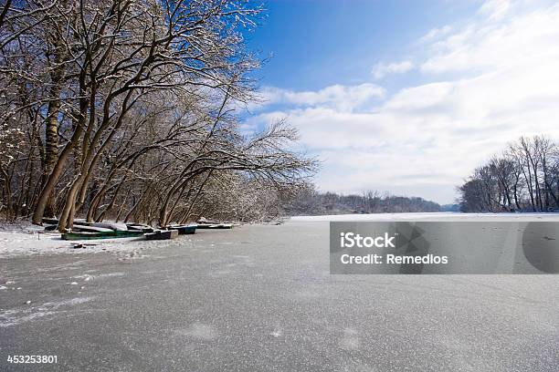 Winterlandschaft Stockfoto und mehr Bilder von Abgeschiedenheit - Abgeschiedenheit, Baum, Blau