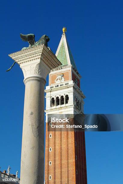 Torre De La Basílica San Marco Y León Venecia Foto de stock y más banco de imágenes de Barrio de San Marcos - Barrio de San Marcos, Campanario - Torre, Cultura Italiana