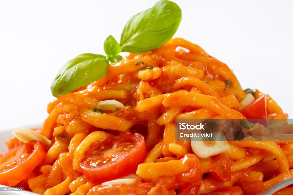 spaetzle com molho de tomate - Foto de stock de Alho royalty-free
