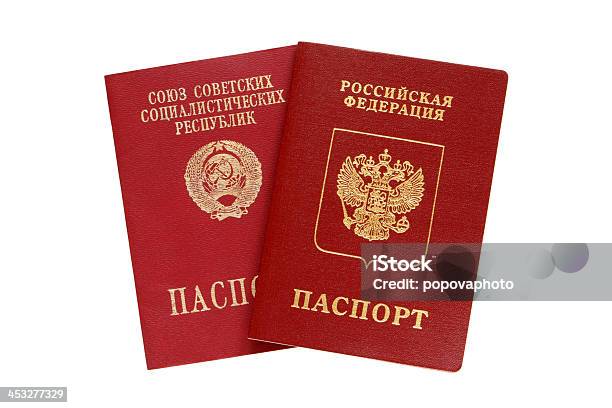 Ruso Y De La Antigua Unión Soviética Pasaportes Foto de stock y más banco de imágenes de Antigua Unión Soviética - Antigua Unión Soviética, Pasaporte, Abrigo