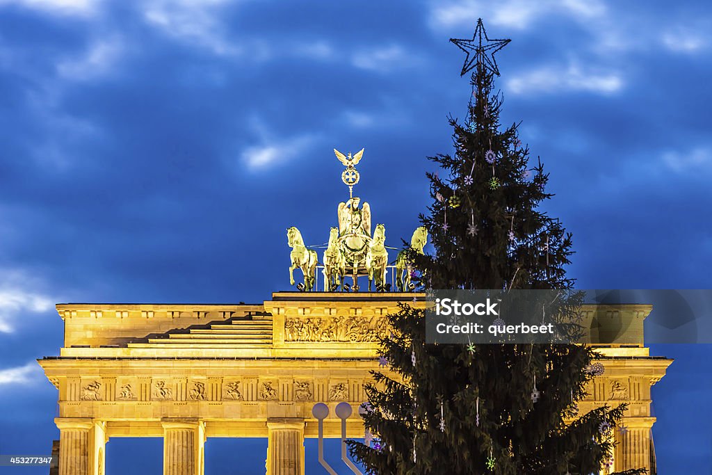 Brandenburg Gate in-Zeit - Lizenzfrei Baum Stock-Foto