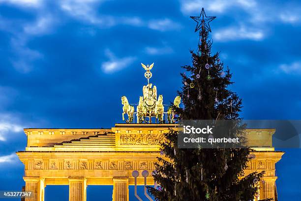 Brandenburg Gate Inzeit Stockfoto und mehr Bilder von Baum - Baum, Berlin, Blau