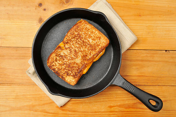 istock Grilled cheese sandwich in cast iron skillet 453307589