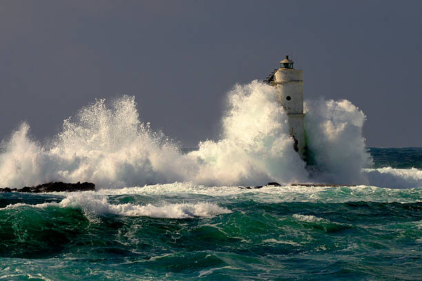 farol - high tide - fotografias e filmes do acervo