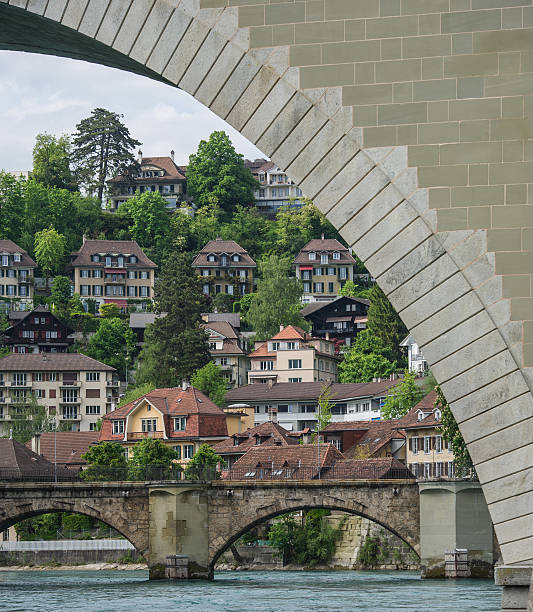 città vecchia - bridge people berne river foto e immagini stock