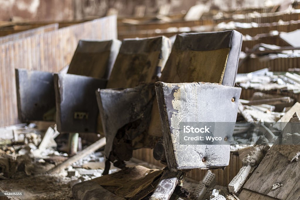 Derelict wewnętrzny obszar-Pałac Kultury (Pripyat/Czarnobyl) - Zbiór zdjęć royalty-free (Brudny)