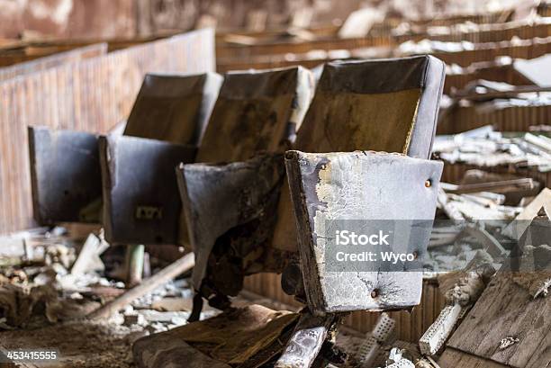 Derelict Wewnętrzny Obszarpałac Kultury - zdjęcia stockowe i więcej obrazów Brudny