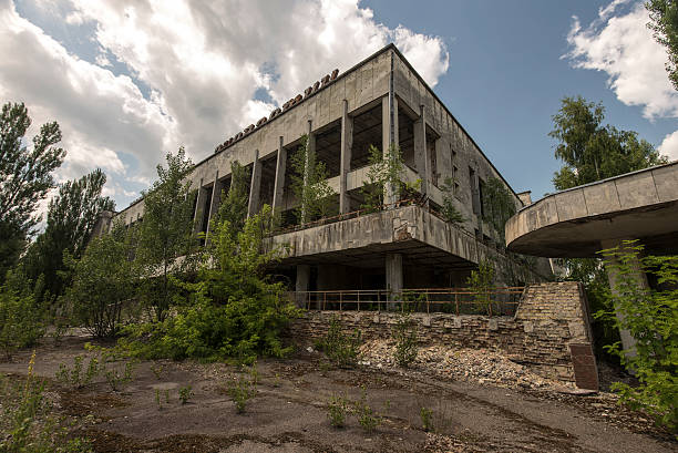 istock Abandoned rotting building in Pripyat near Chernobyl 453416163