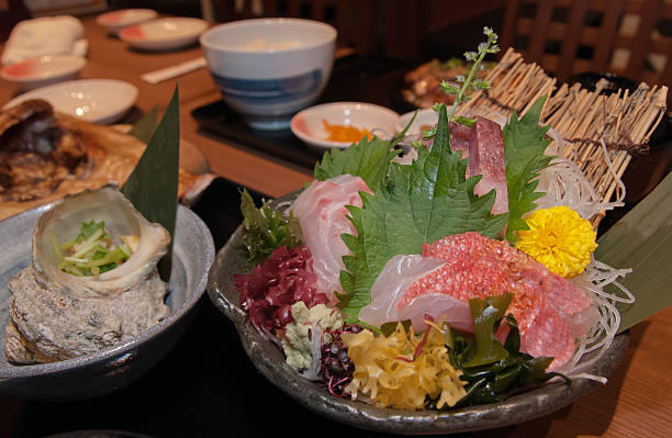 日本の刺身の丼 - rockfish ストックフォトと画像