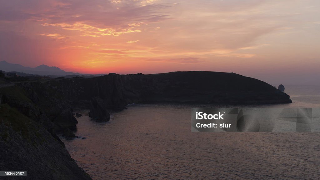 Puesta de sol sobre el mar-Puesta de sol en mar - Foto de stock de Acantilado libre de derechos