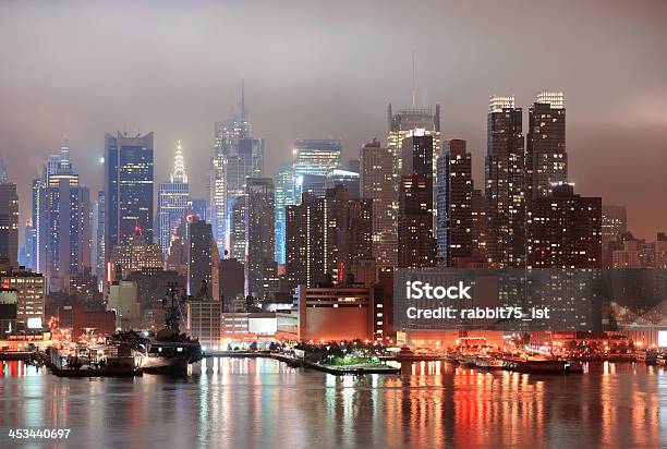 New York City Manhattan - Fotografie stock e altre immagini di Ambientazione esterna - Ambientazione esterna, Architettura, Attrezzatura per illuminazione
