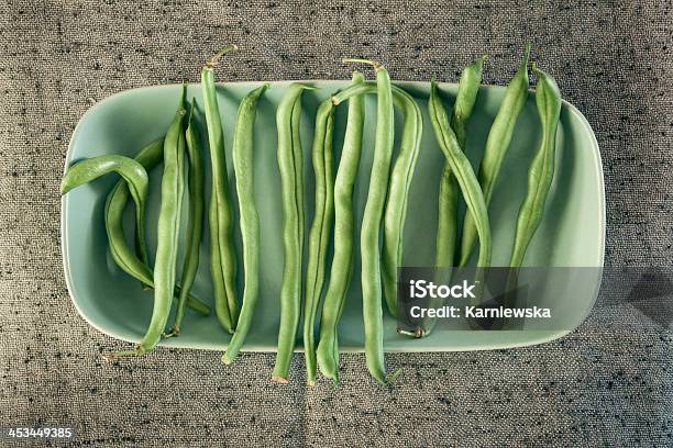 Foto de Vagem Fresca Em Uma Tigela e mais fotos de stock de Alimentação Saudável - Alimentação Saudável, Chiaroscuro, Cinza - Descrição de Cor