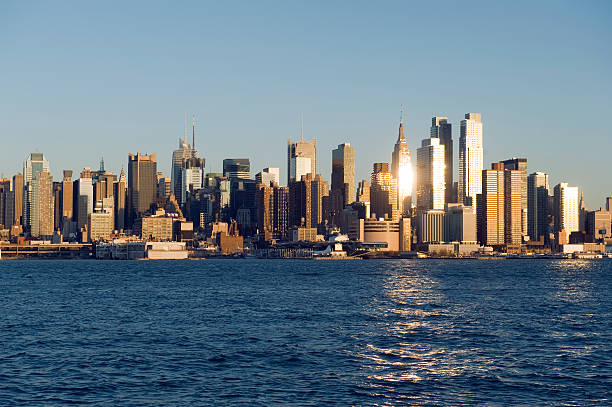 new york city manhattan - new jersey usa commercial dock cityscape ストックフォトと画像