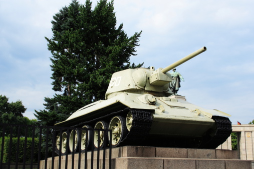 Berlin - Sovjet War memorial Russian T34 tank