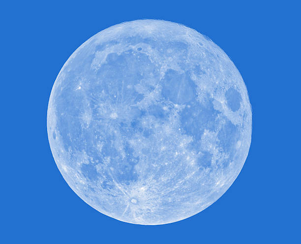 풀문 on 일광 blue sky 배경기술 - hand held telescope binoculars moon space 뉴스 사진 이미지