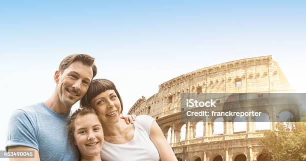 Feliz Família Italiano Em Roma - Fotografias de stock e mais imagens de Família - Família, Roma - Itália, Cidade