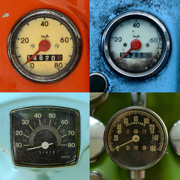 set di vintage speedometers - odometer speedometer gauge old fashioned foto e immagini stock