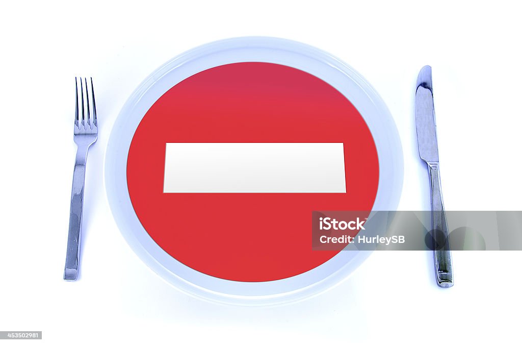 Segnale vietato in un piatto - Foto stock royalty-free di Alimentazione non salutare