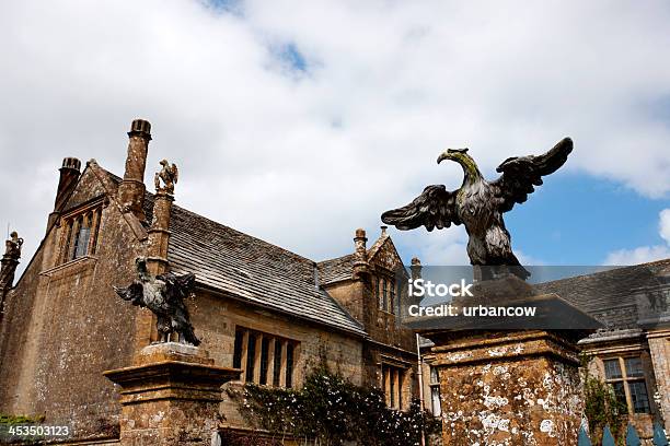 Photo libre de droit de Majestueuse Demeure Finials banque d'images et plus d'images libres de droit de Demeure - Demeure, Image du XVIIème siècle, Aigle