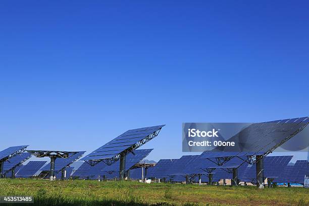 ソーラーパワー Heliostats - ます目のストックフォトや画像を多数ご用意 - ます目, グリーンテクノロジー, グローバルコミュニケーション