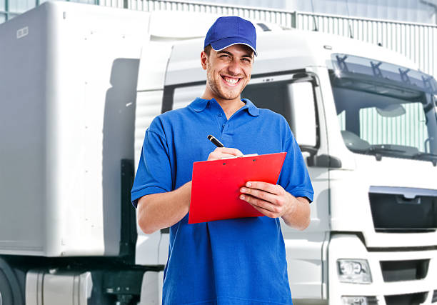 motorista de camião - postal worker truck driver delivering delivery person imagens e fotografias de stock