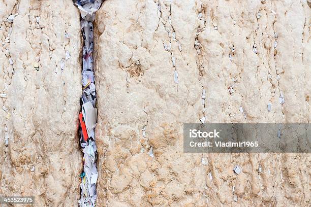 Foto de Mensagens A Deus O Muro Das Lamentações Jerusalém e mais fotos de stock de Antigo