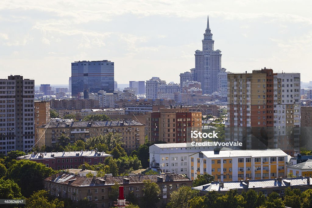 Zona residencial y de alto del edificio en Moscú - Foto de stock de Aire libre libre de derechos