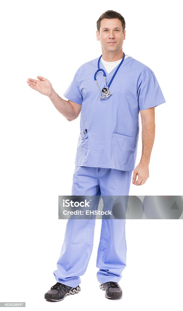 Uomo di medico chirurgo di infermiera isolato su sfondo bianco - Foto stock royalty-free di Indicare