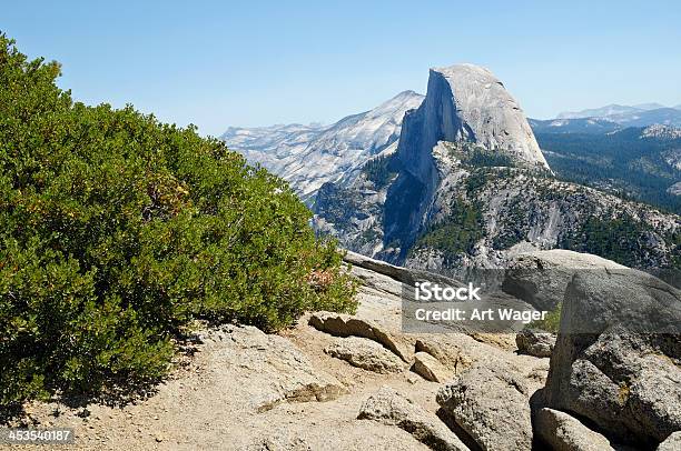 Parque Nacional Yosemite Foto de stock y más banco de imágenes de Acantilado - Acantilado, Aire libre, Belleza de la naturaleza