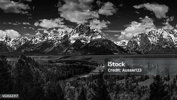 Tetons E O Rio Snake - Fotografias de stock e mais imagens de Ao Ar Livre - Ao Ar Livre, Cordilheira - Montanha, Fotografia - Imagem