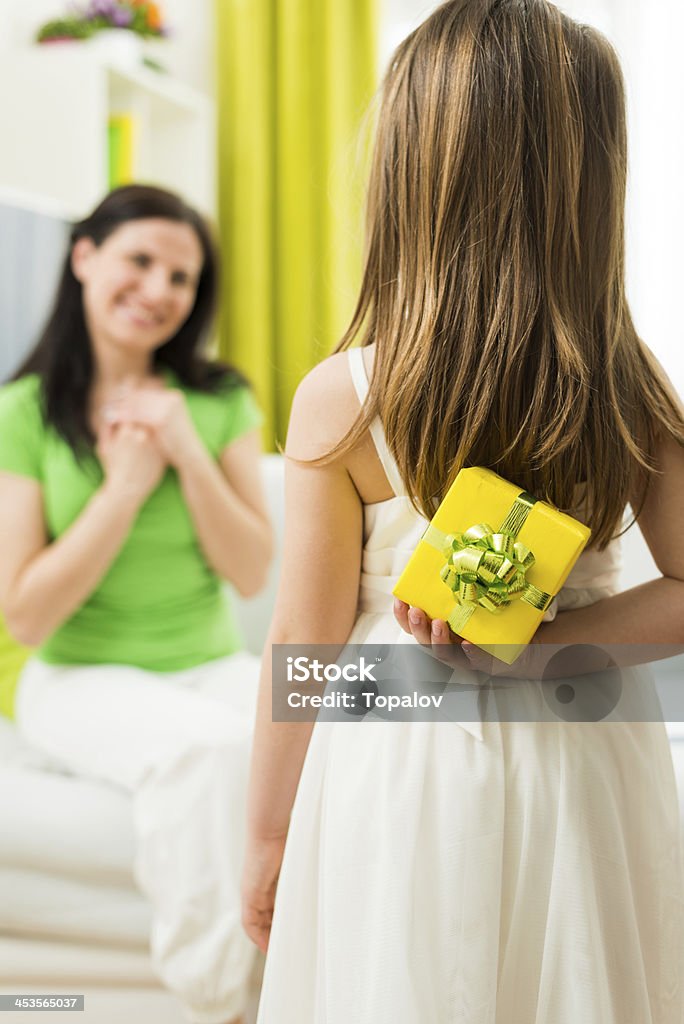 Regalo per mamma - Foto stock royalty-free di 30-34 anni