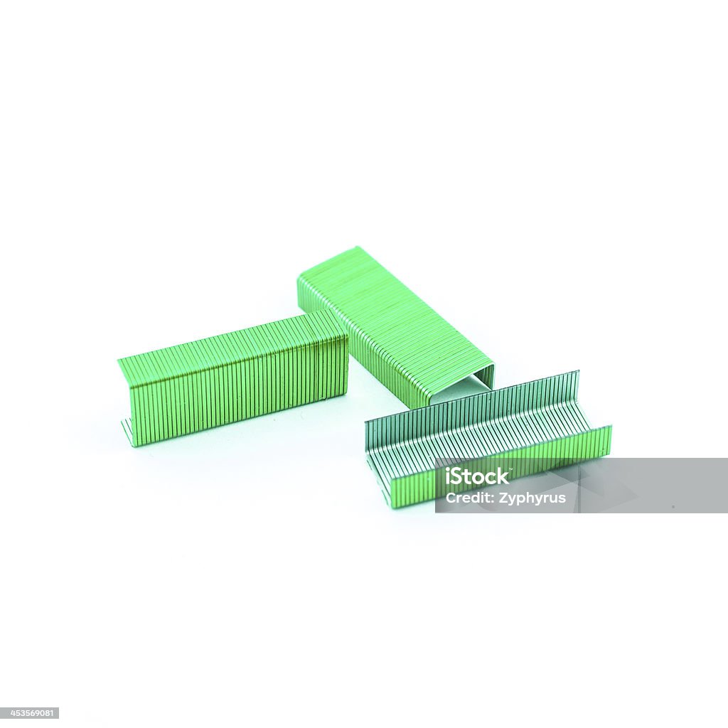Grapas aislado verde - Foto de stock de Acero libre de derechos