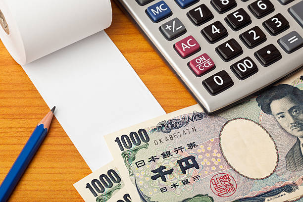 istock Blank list with Yen and calculator 453569287