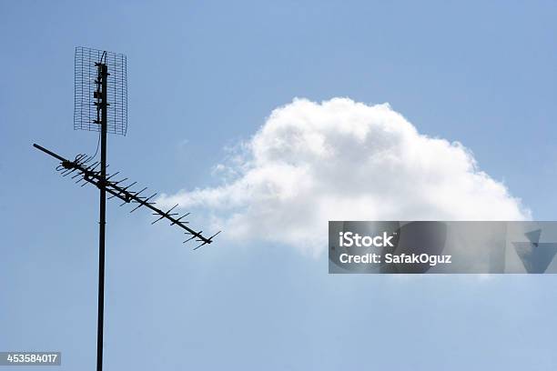 Antenna Televisiva - Fotografie stock e altre immagini di Ariel - Personaggio fantastico - Ariel - Personaggio fantastico, Obsoleto, Radio