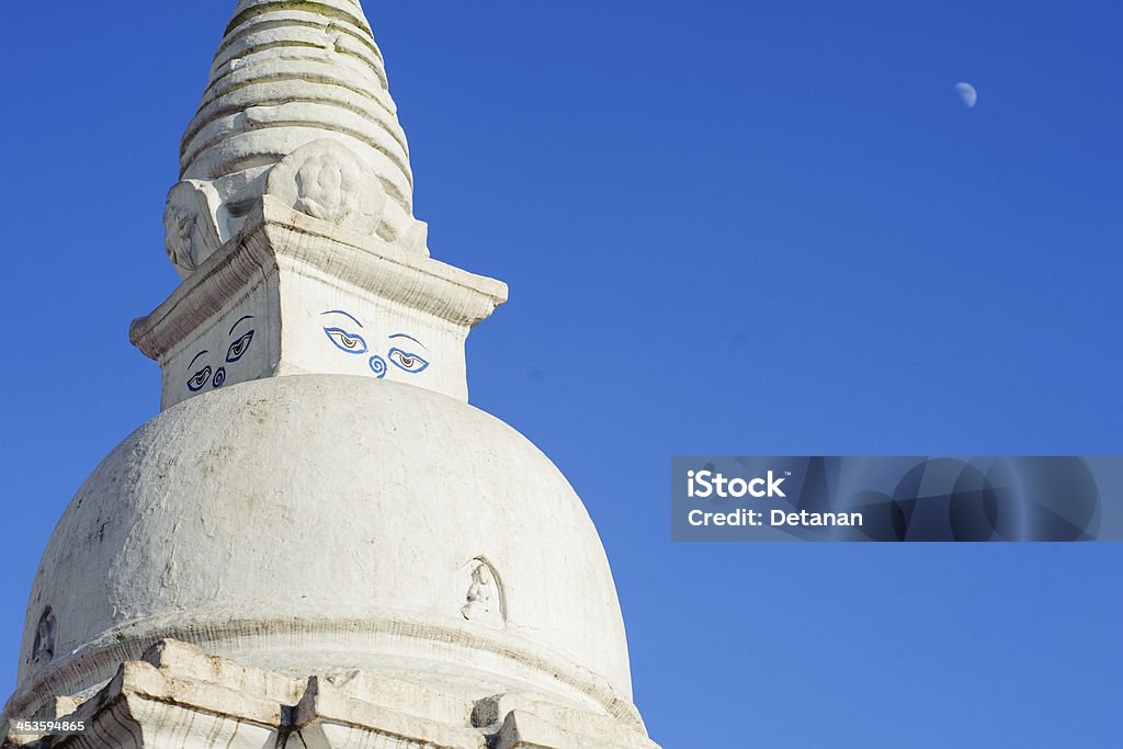 Swayambhunath Monastero in Nepal - Foto stock royalty-free di Antico - Condizione