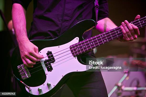 Guitarrista Foto de stock y más banco de imágenes de Actividad - Actividad, Actuación - Espectáculo, Arte cultura y espectáculos