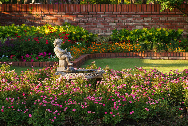 istock Beautiful English Style Garden 453624149