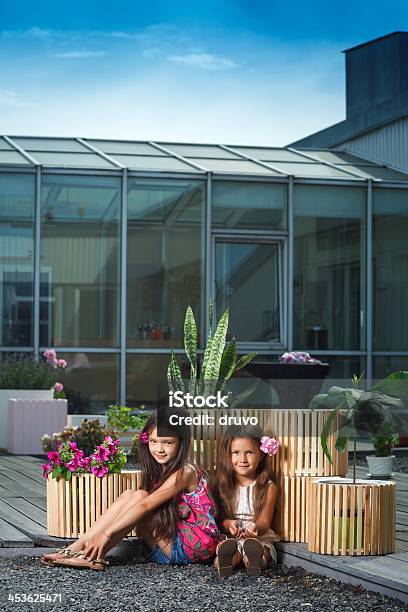 Little Fofo Irmãs - Fotografias de stock e mais imagens de 4-5 Anos - 4-5 Anos, Aluna, Aluno de Jardim de Infância