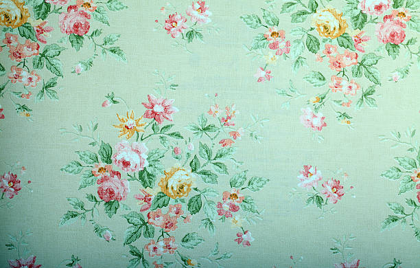 papel pintado vintage con patrón floral verde - floral pattern retro revival old fashioned flower fotografías e imágenes de stock