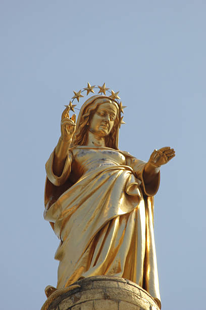 istock Statue of Golden Virgin, Avignon 453630163