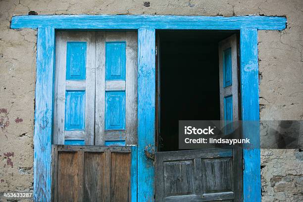 Tür Und Fenster Auf Einen Hut In Nepal Stockfoto und mehr Bilder von Asien - Asien, Blau, Dorf