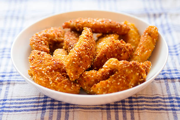 フライドチキン - chicken tender ストックフォトと画像