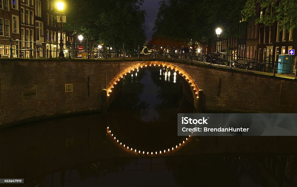 Arco sobre a água - Foto de stock de Amsterdã royalty-free